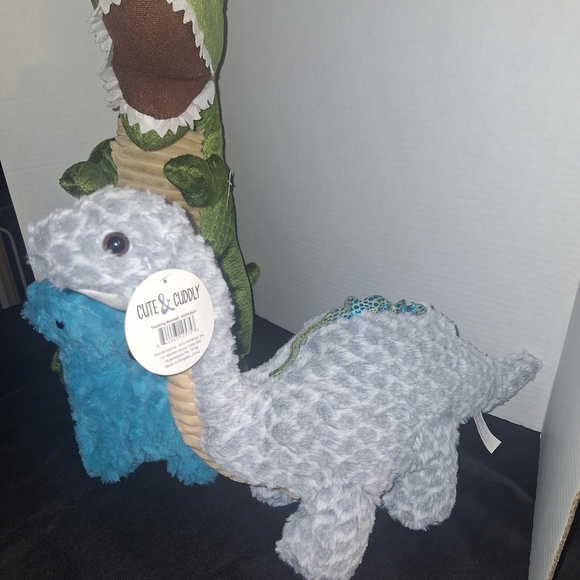 Green Dinosaur Plush Blanket - Picture 12 of 16